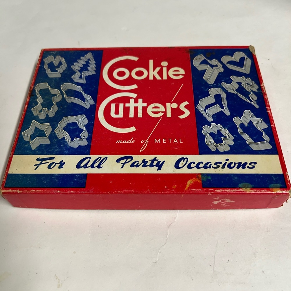 Vintage Set of 12 Metal Cookie Cutters For All Party Occasion in Original Box